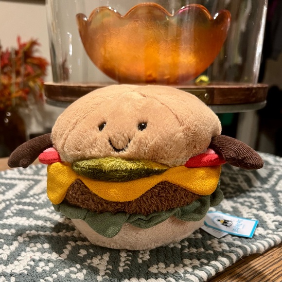 JELLYCAT AMUSEABLES - NWT CHEESEBURGER PLUSHIE! OUT OF STOCK COLLECTIBLE! - Picture 2 of 14